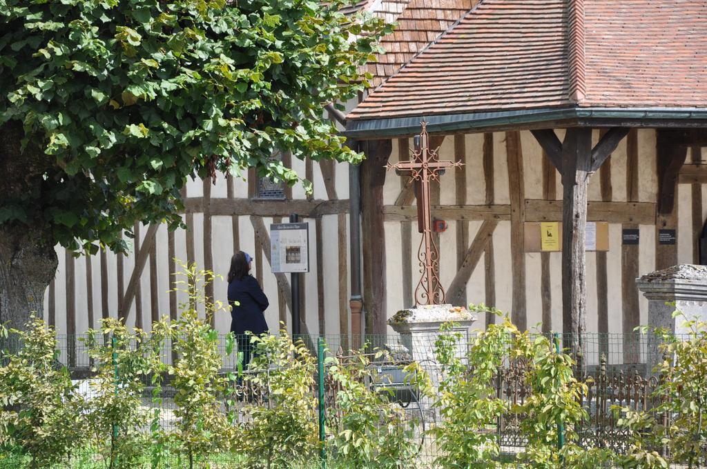 Insolite La Roulotte Des Elfes, Au Milieu De Nulle Part Hébergement de vacances