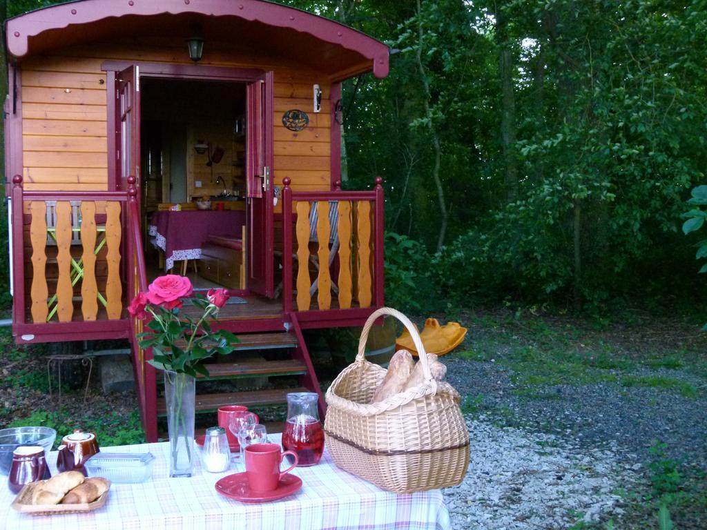 Hébergement de vacances Insolite La Roulotte Des Elfes, Au Milieu De Nulle Part *